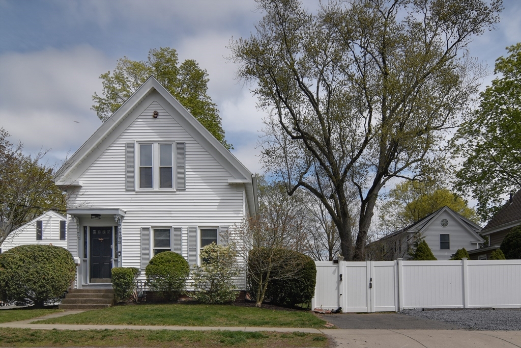10 Forest Ave
