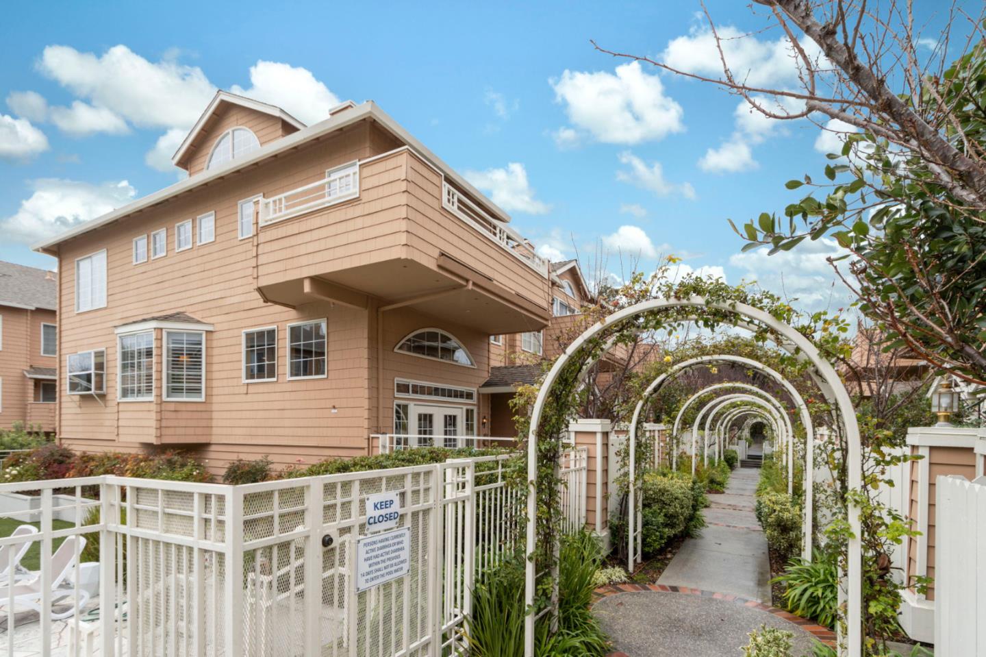 444 San Antonio RD 6A