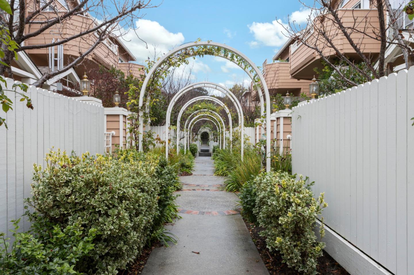 444 San Antonio RD 6A