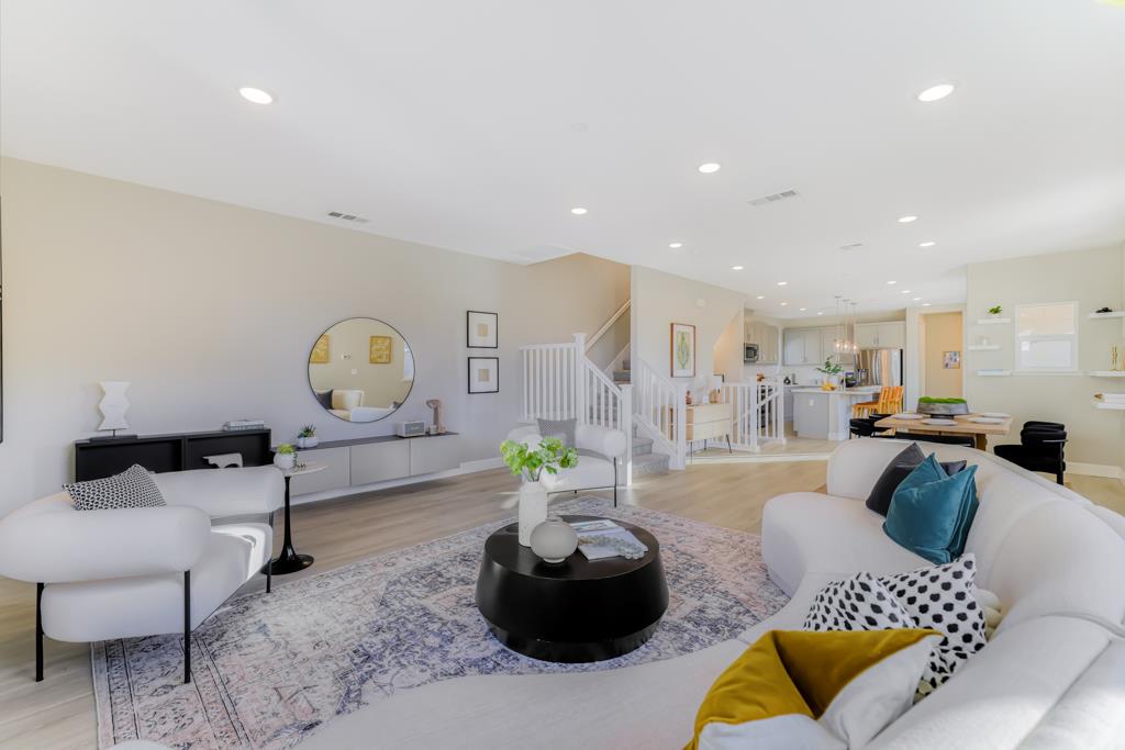 709 Santa Cecilia Terrace