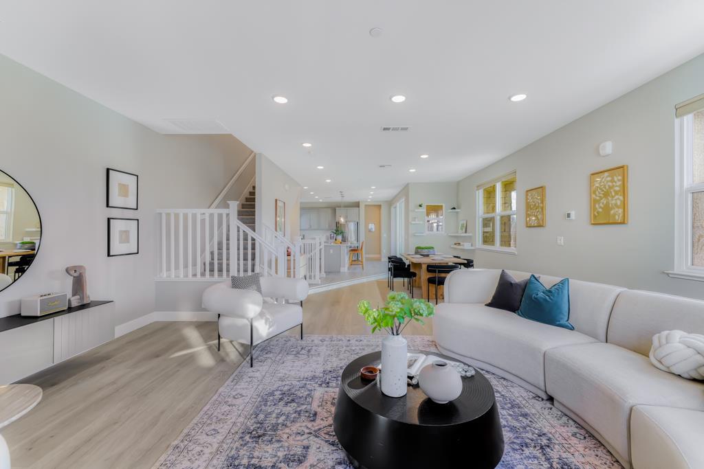 709 Santa Cecilia Terrace