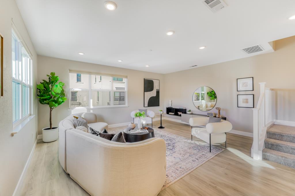 709 Santa Cecilia Terrace