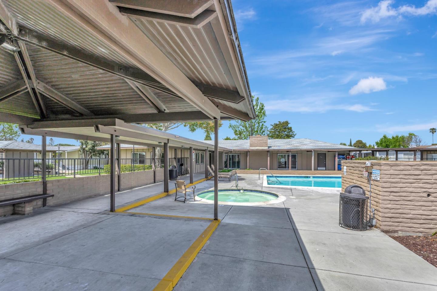 606 HERMITAGE STREET 606