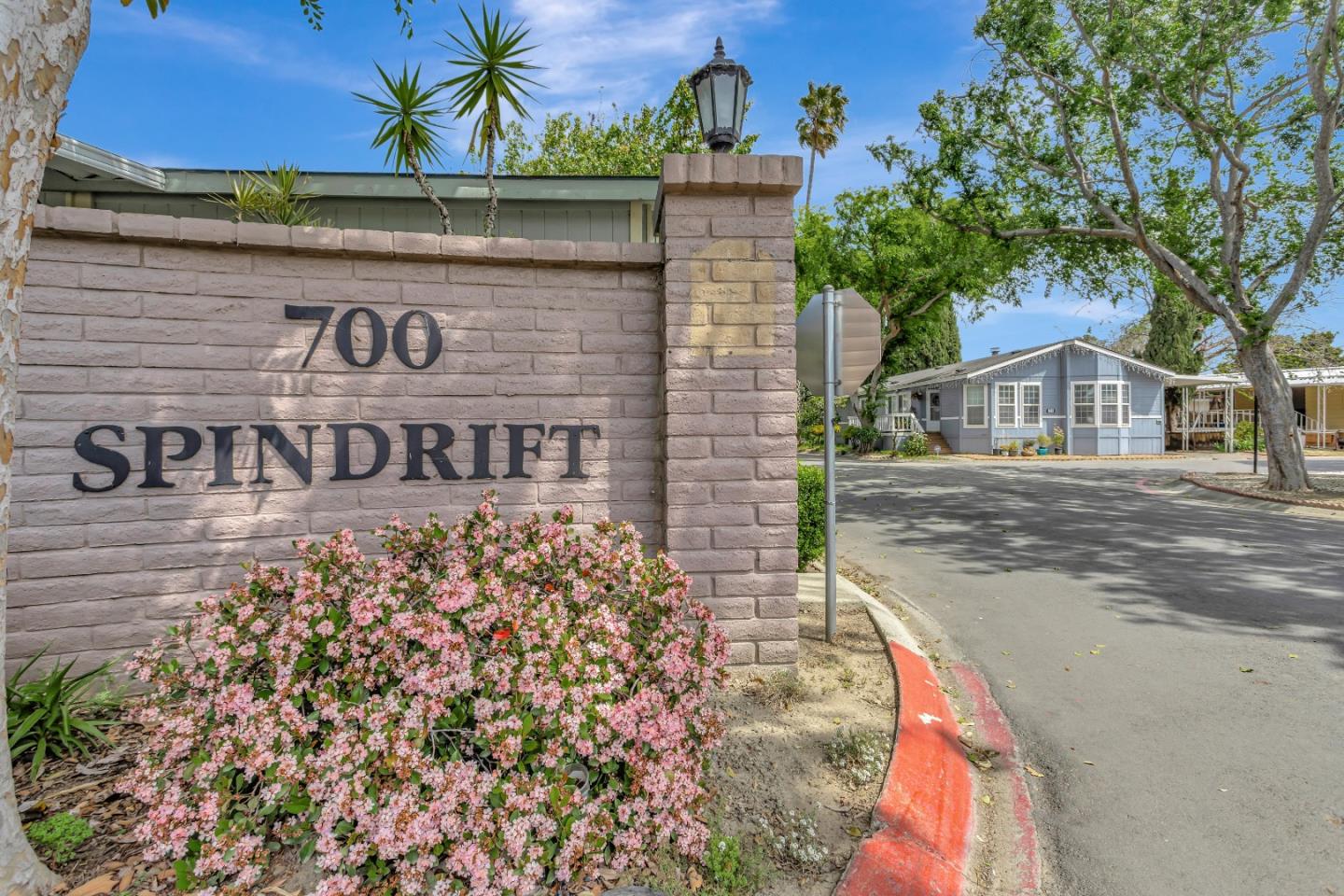 606 HERMITAGE STREET 606