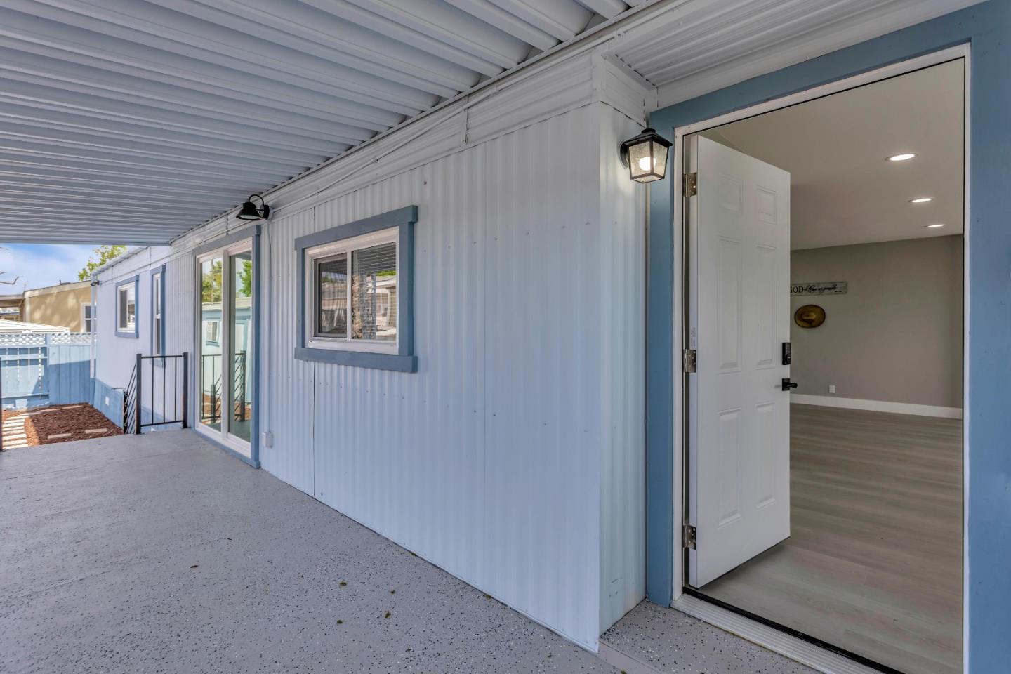 606 HERMITAGE STREET 606