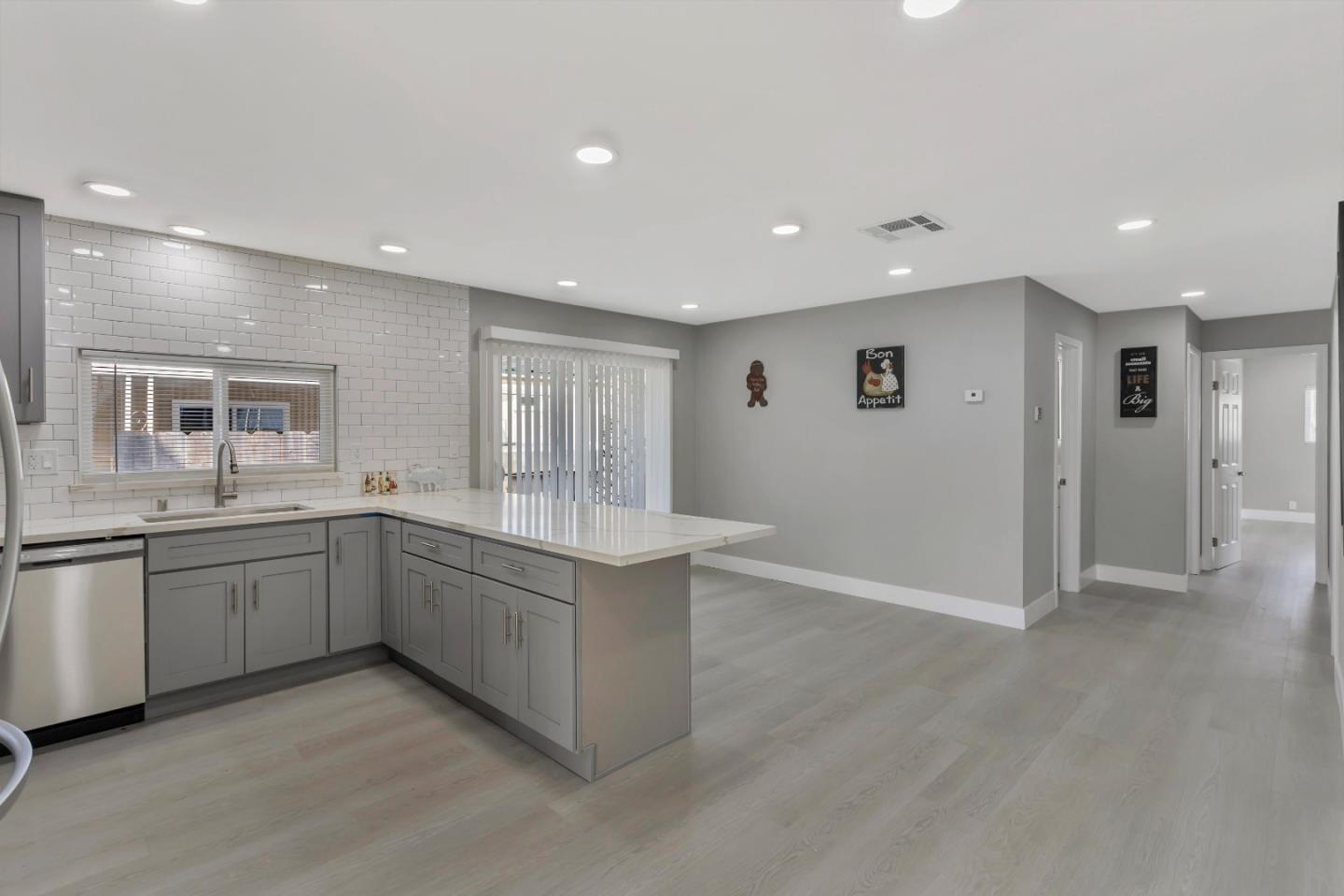 606 HERMITAGE STREET 606