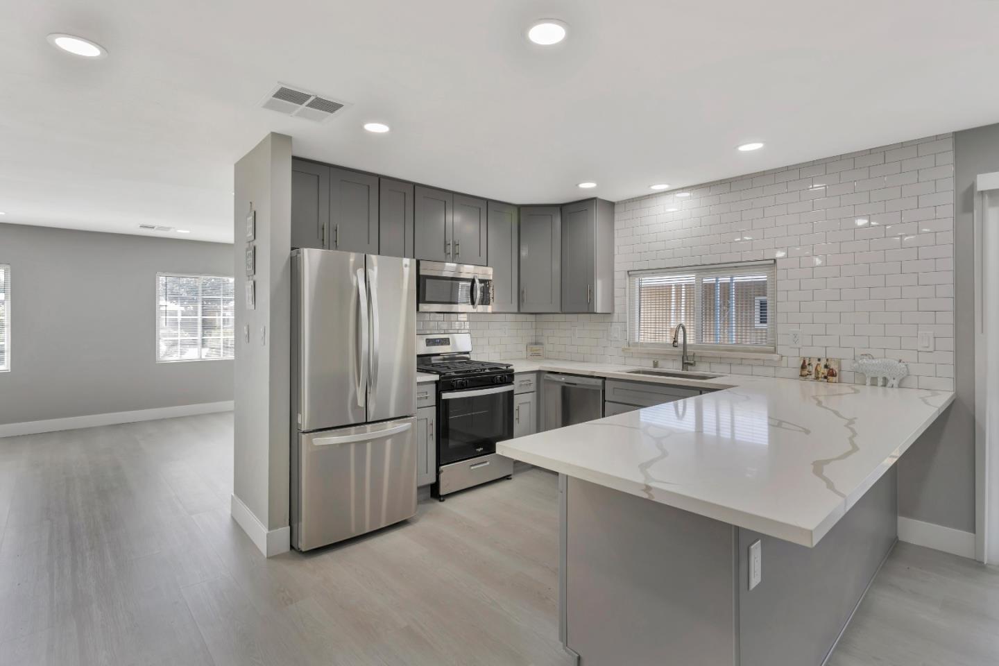 606 HERMITAGE STREET 606