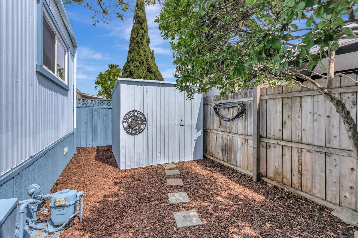 606 HERMITAGE STREET 606