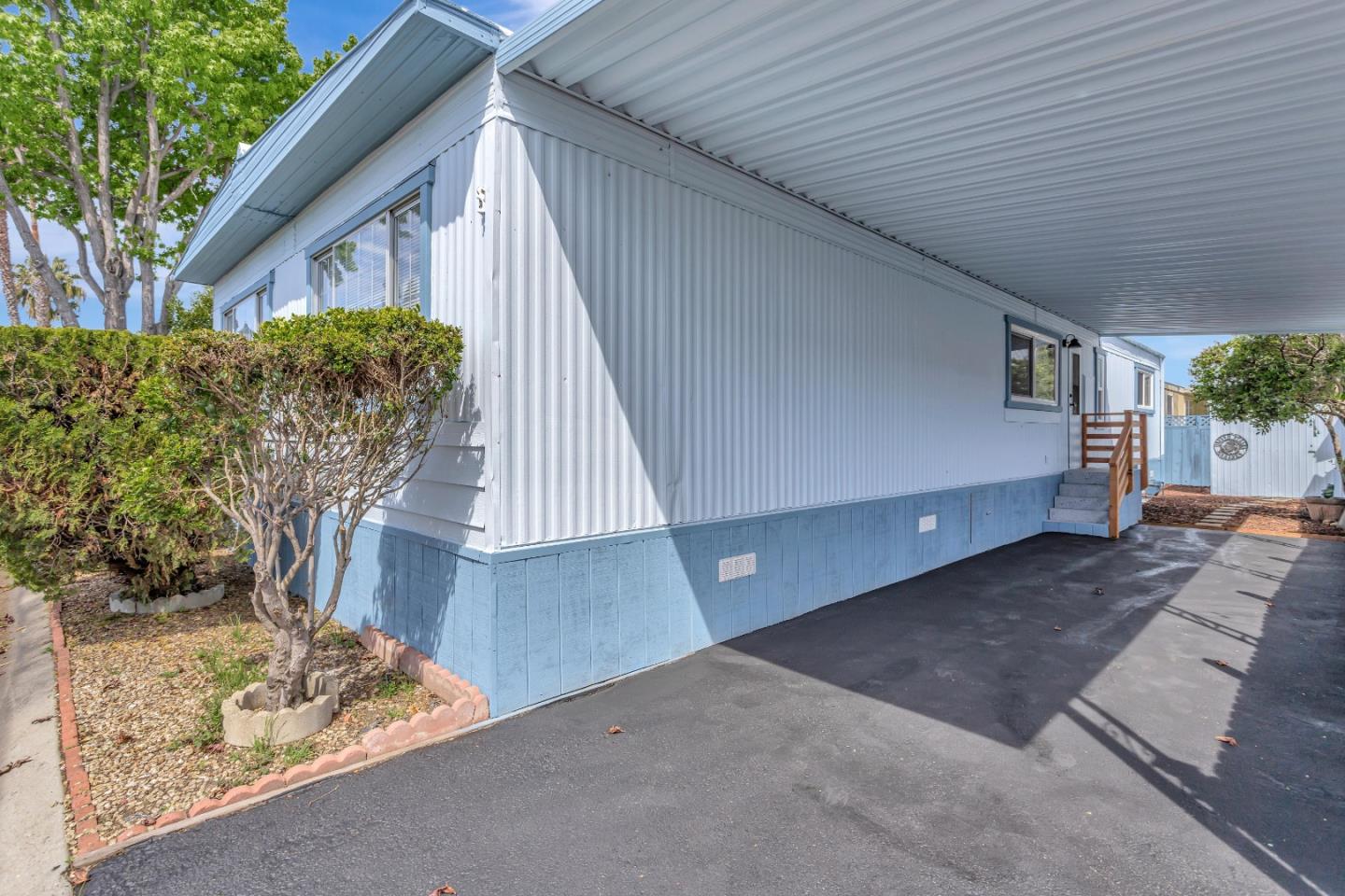 606 HERMITAGE STREET 606