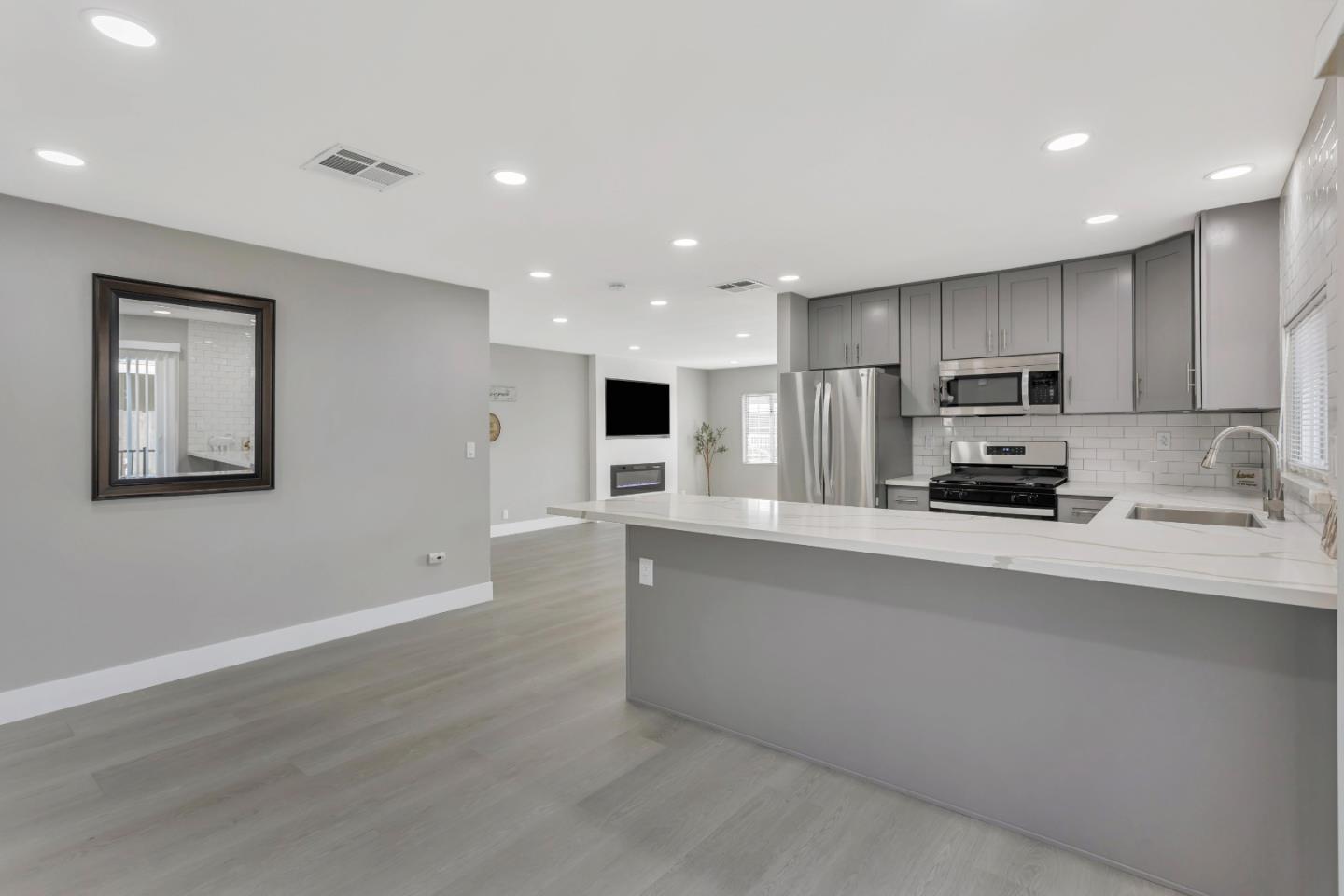 606 HERMITAGE STREET 606