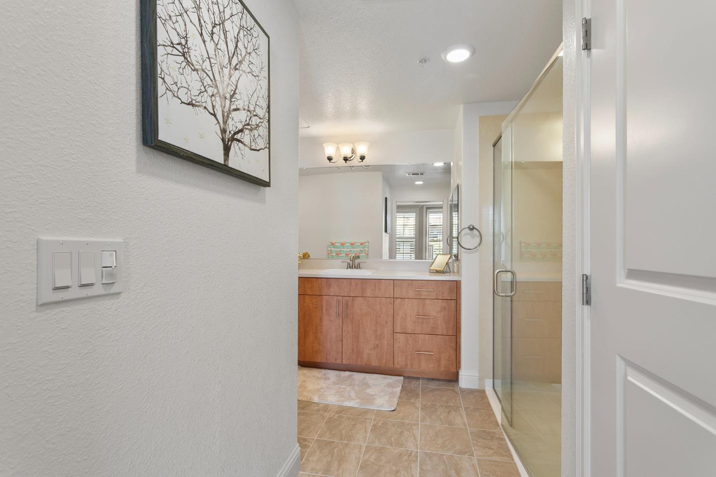 2585 El Camino Real 406
