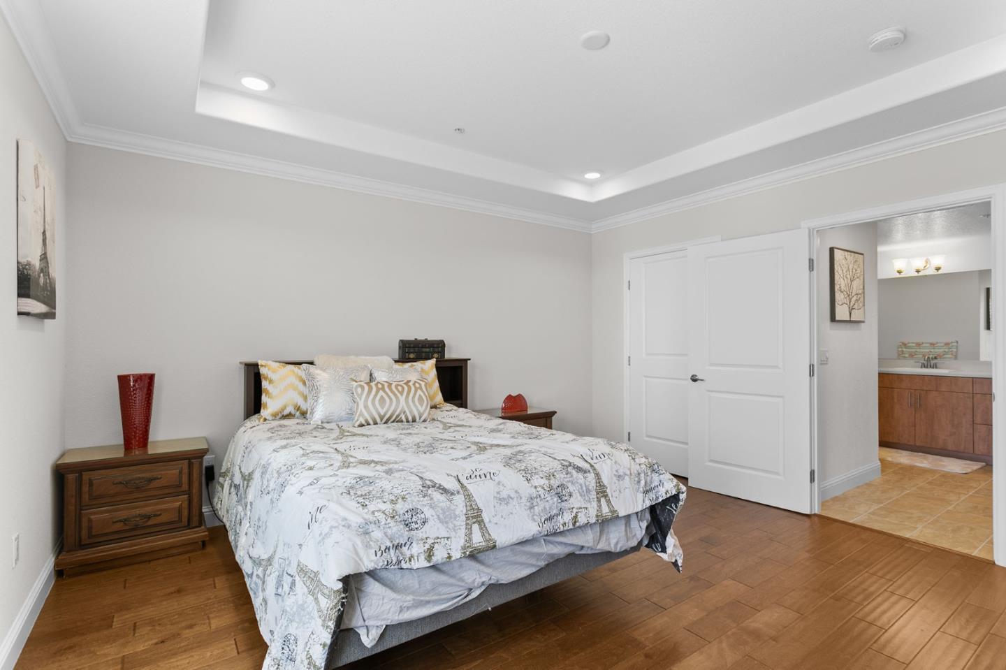 2585 El Camino Real 406