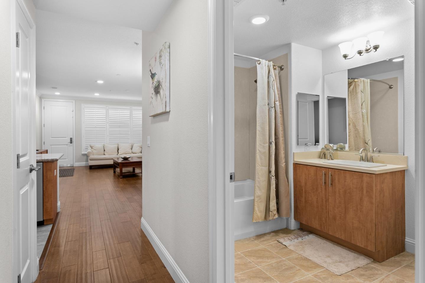 2585 El Camino Real 406