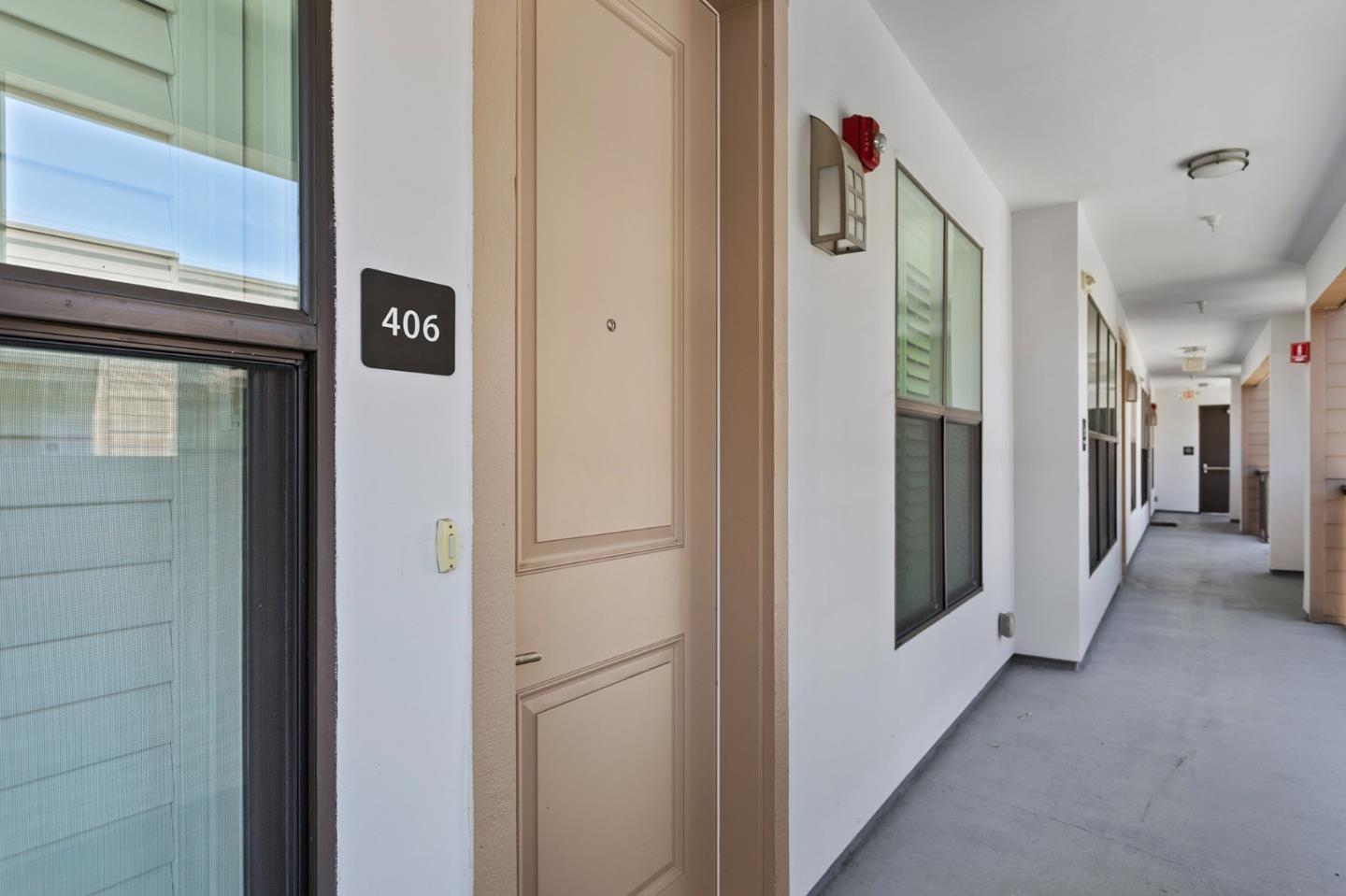 2585 El Camino Real 406
