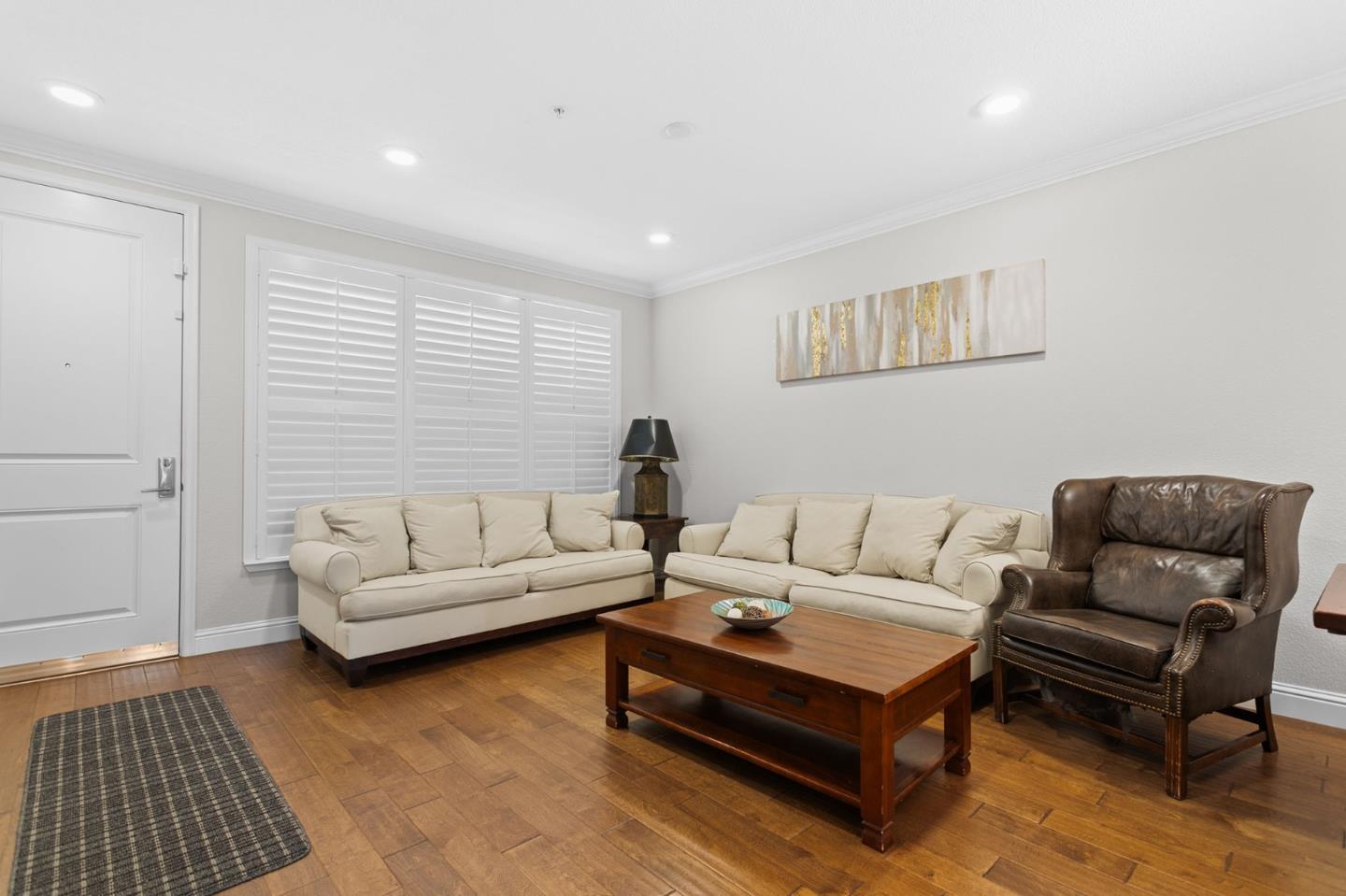 2585 El Camino Real 406