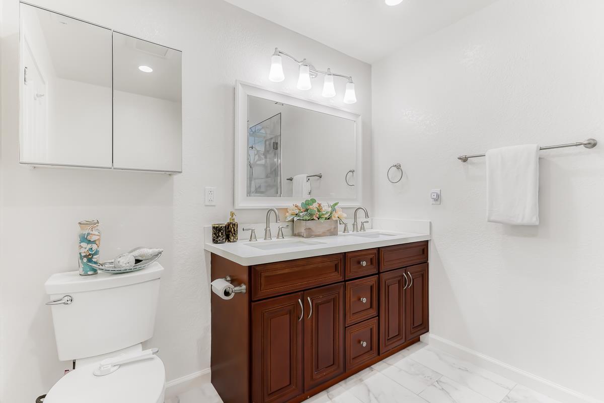 496 West Sunnyoaks Avenue B