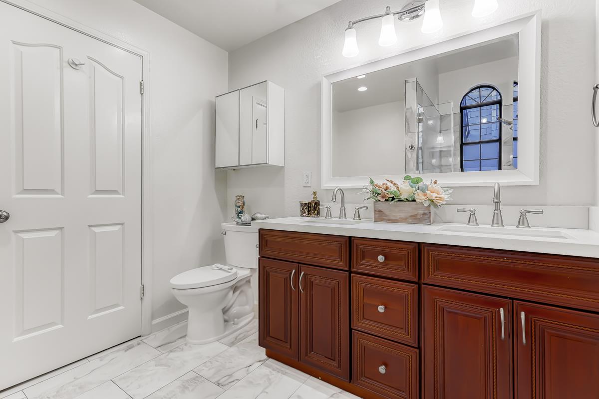 496 West Sunnyoaks Avenue B