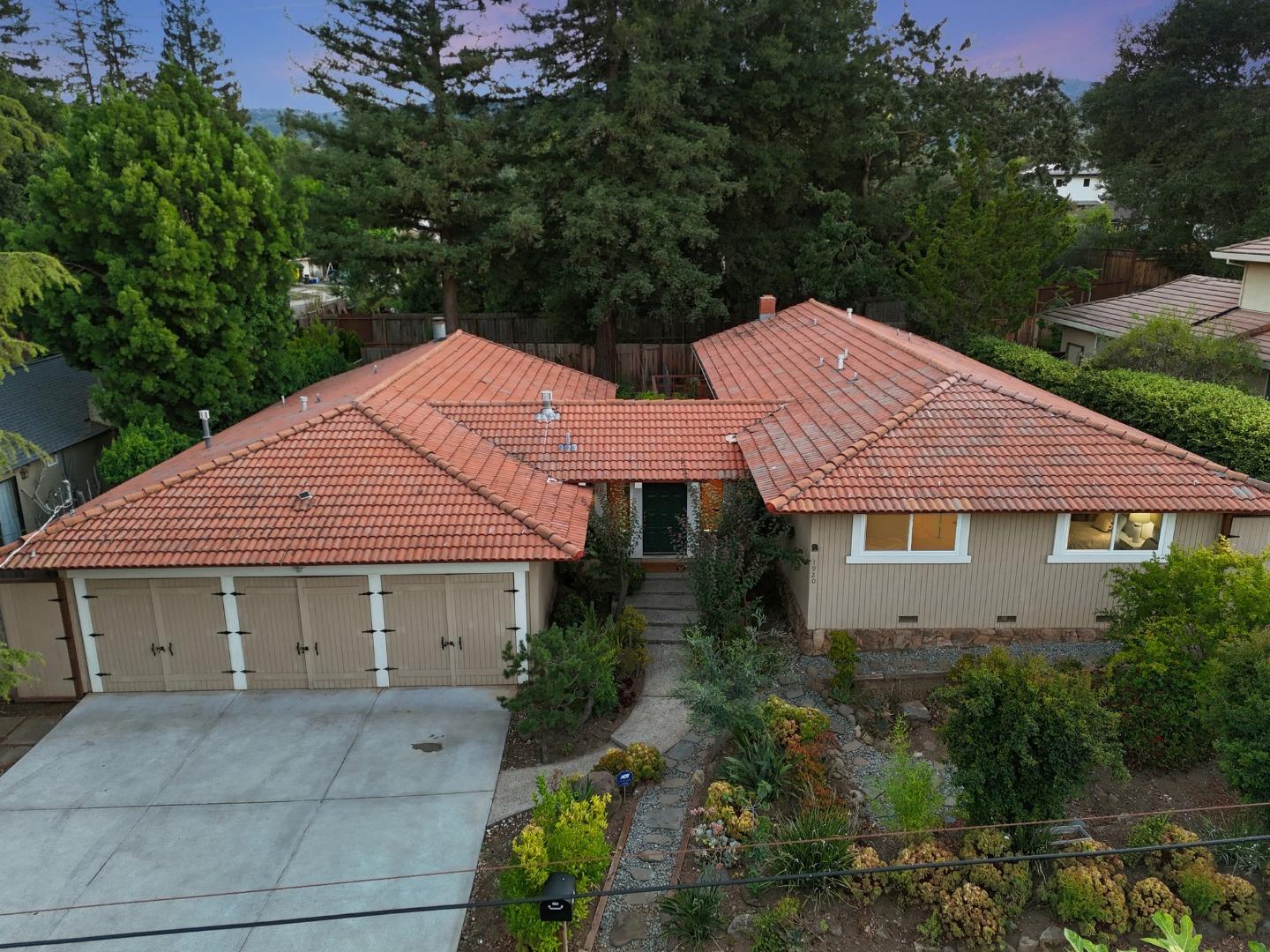 1920 Noel DR
