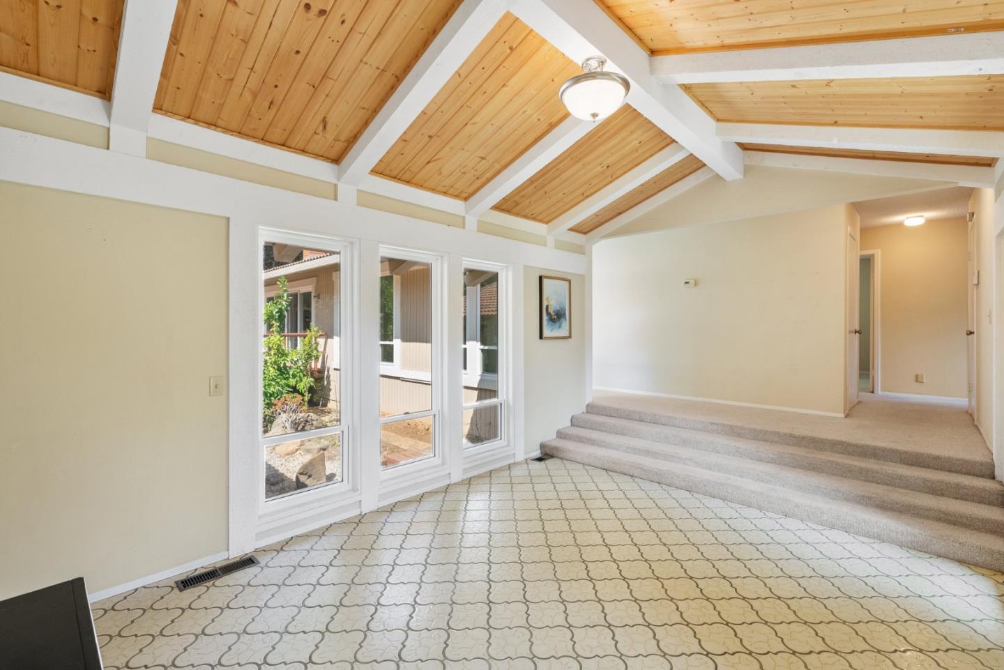 1920 Noel DR