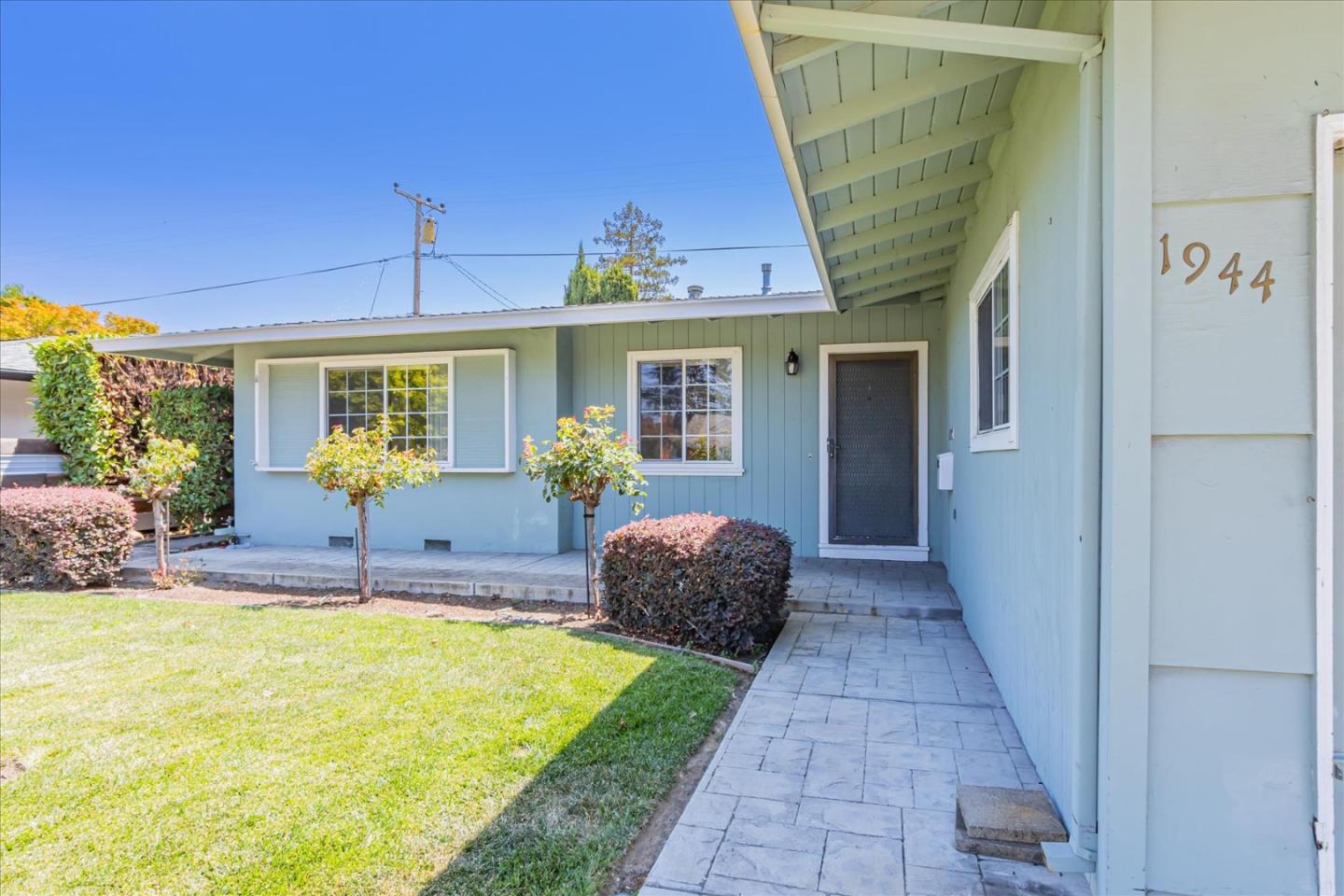 1944 Bernice Way