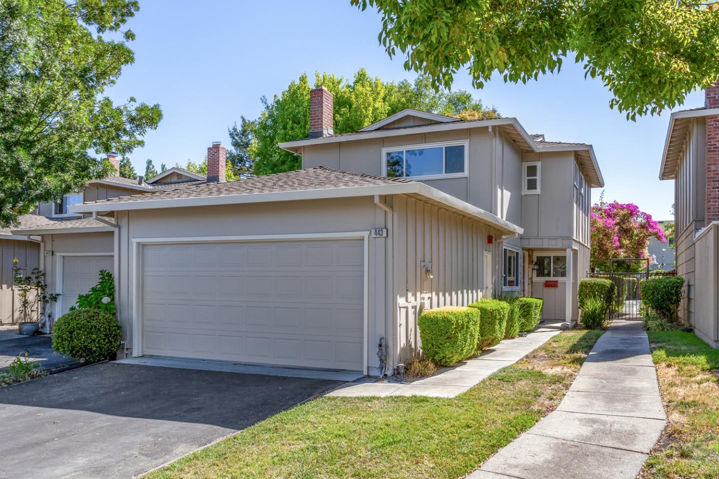 443 Lotus LN