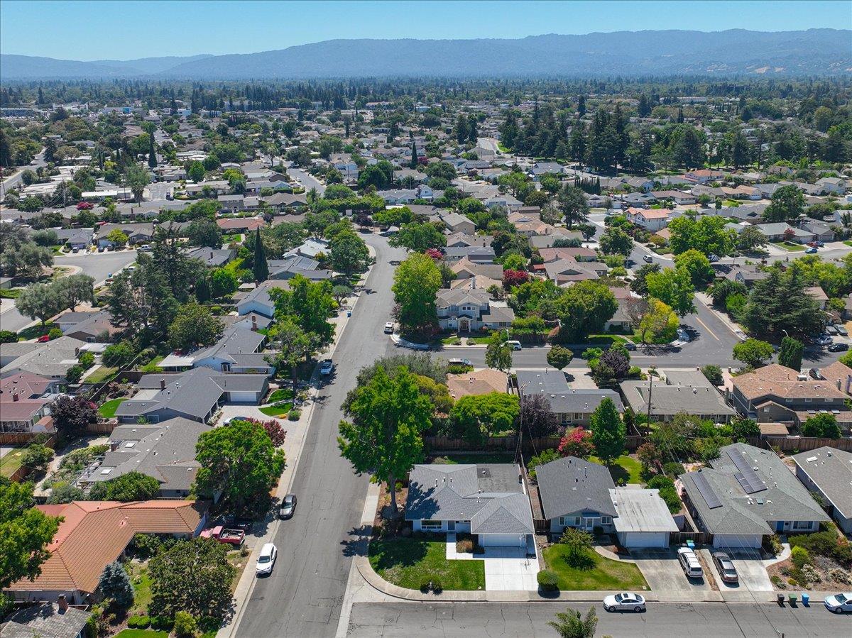 3046 Hazelwood Avenue