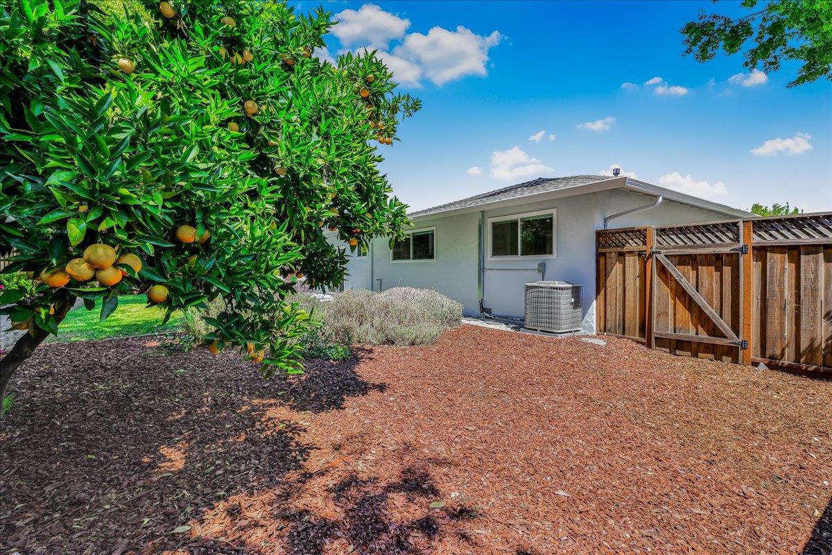 3046 Hazelwood Avenue