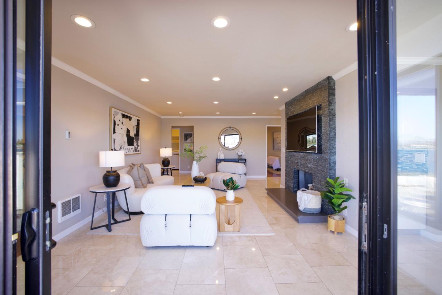 610 Portofino LN