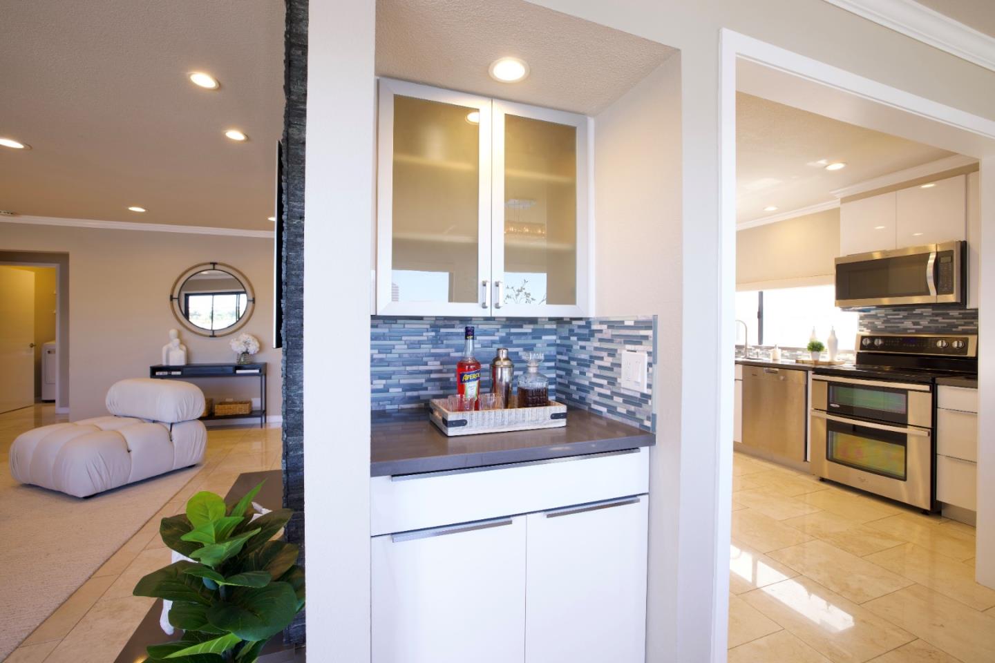 610 Portofino LN