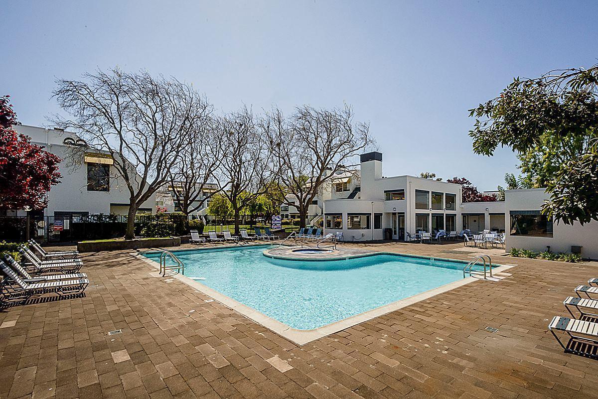 610 Portofino LN