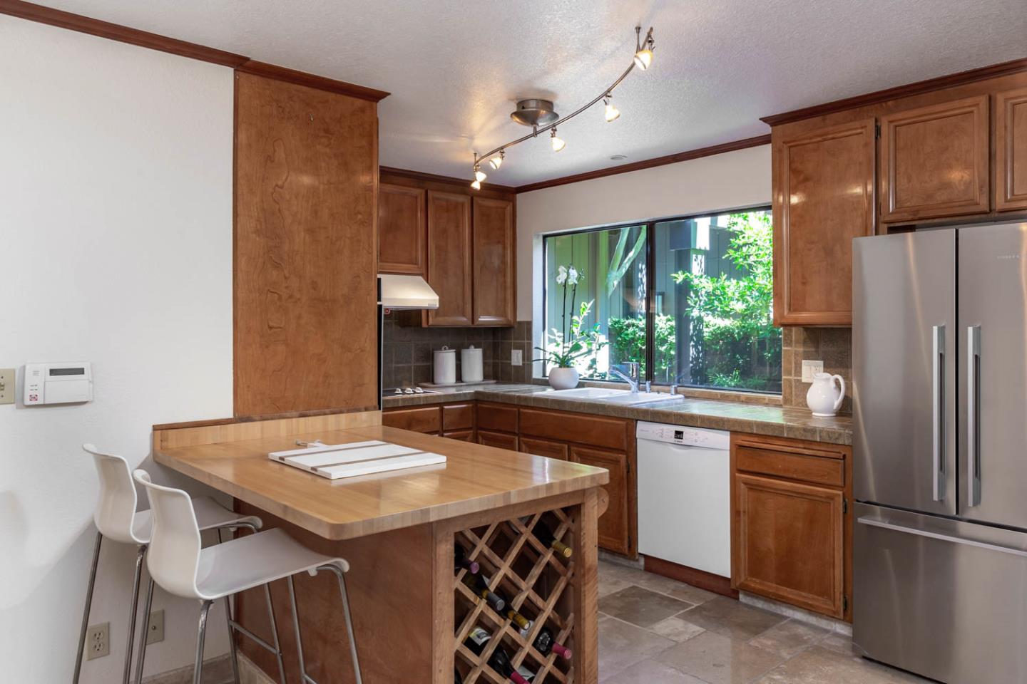 1272 Sharon Park DR