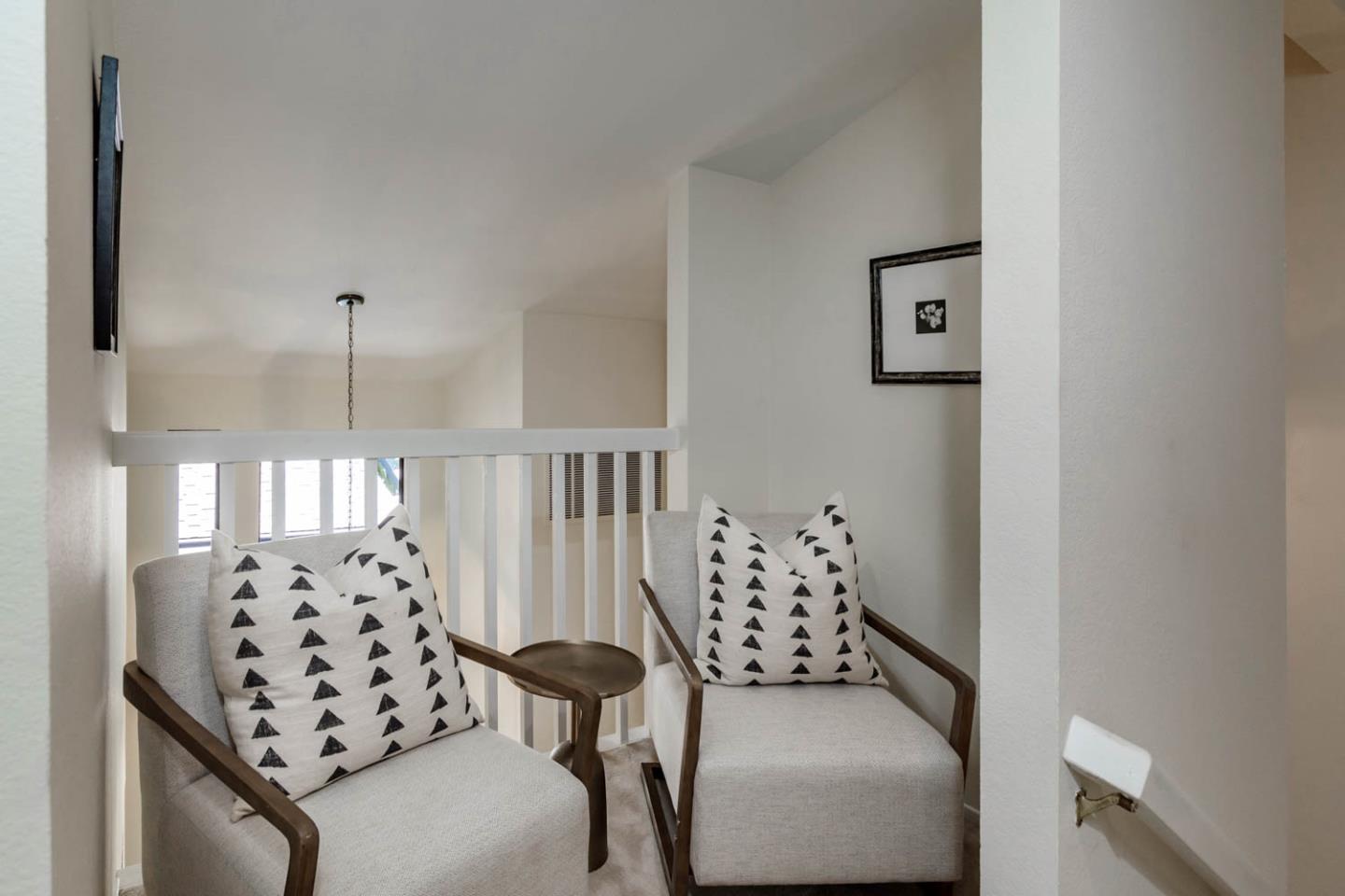 1272 Sharon Park DR