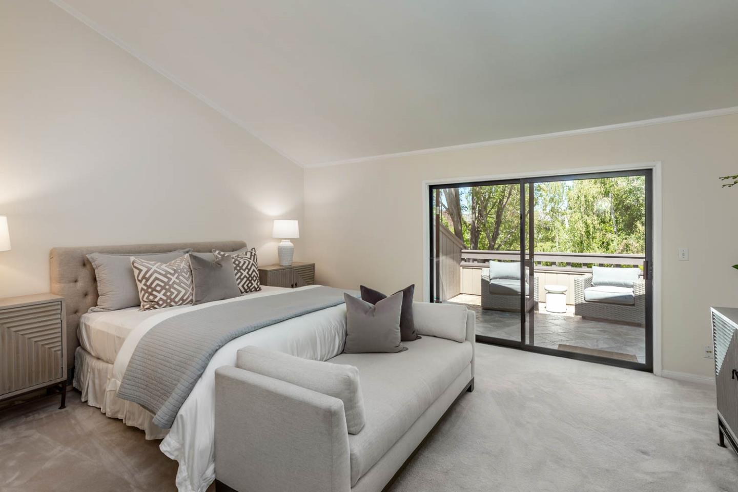 1272 Sharon Park DR