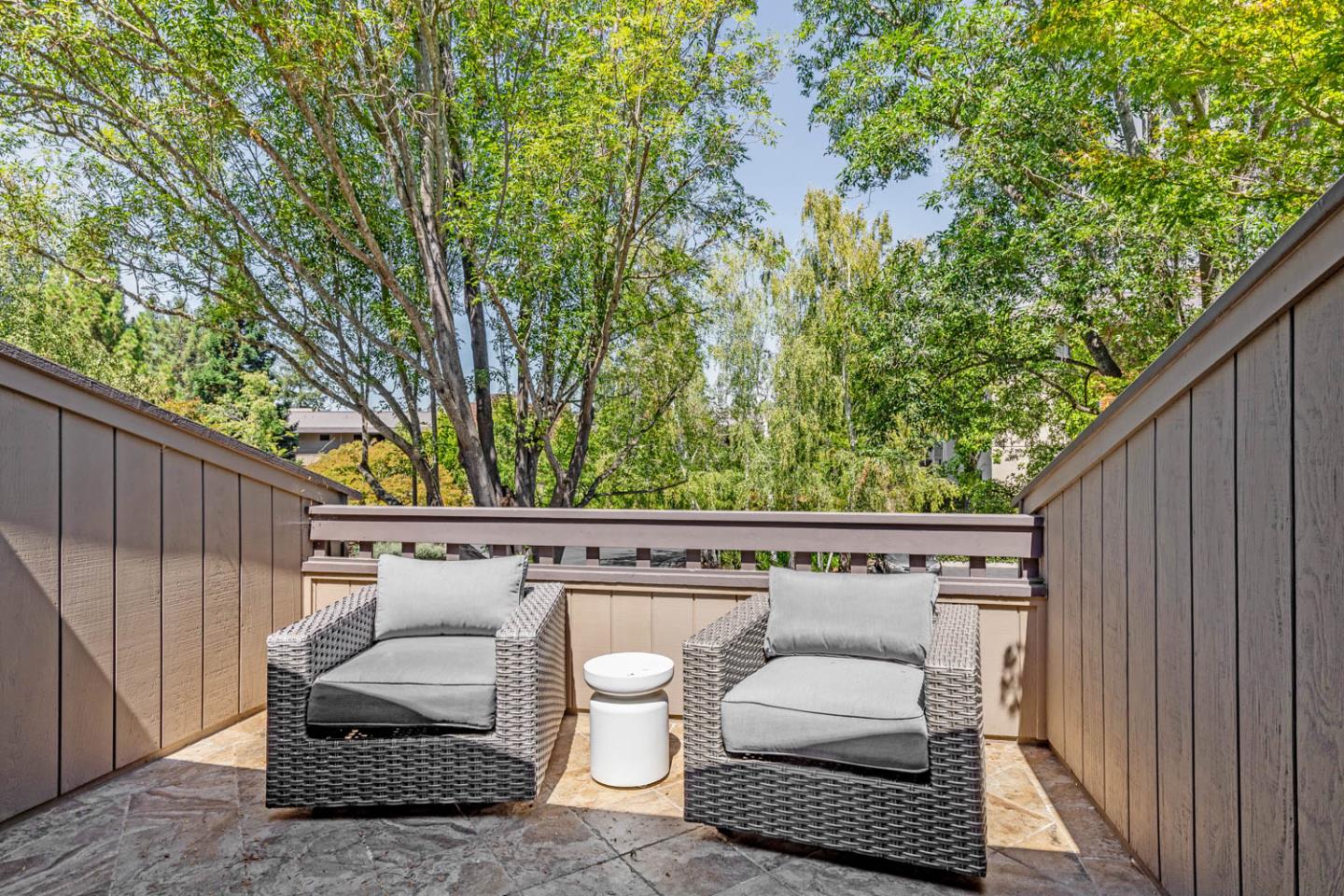 1272 Sharon Park DR