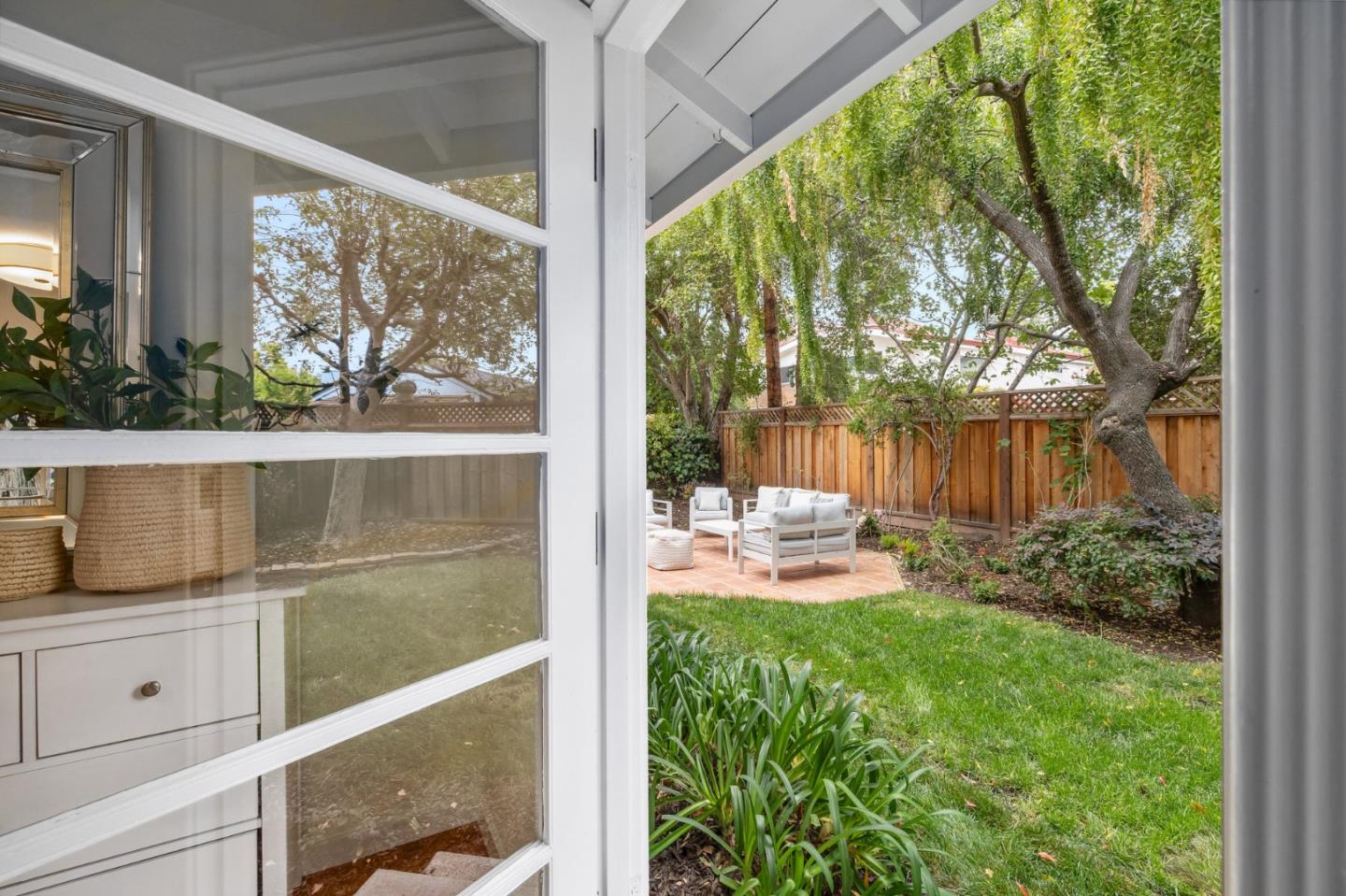 306 Iris WAY