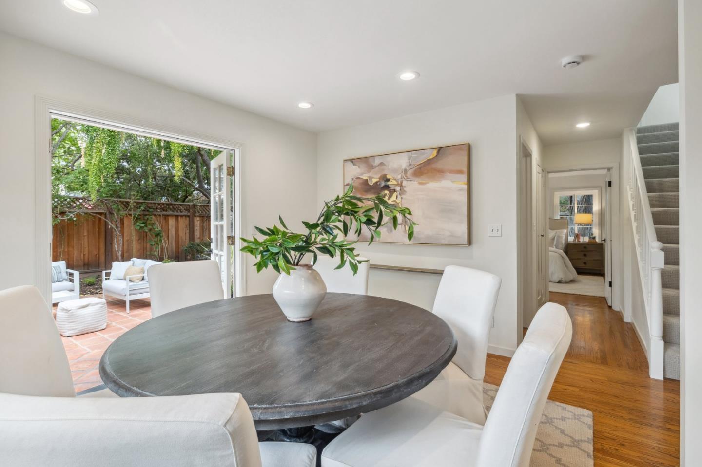 306 Iris WAY