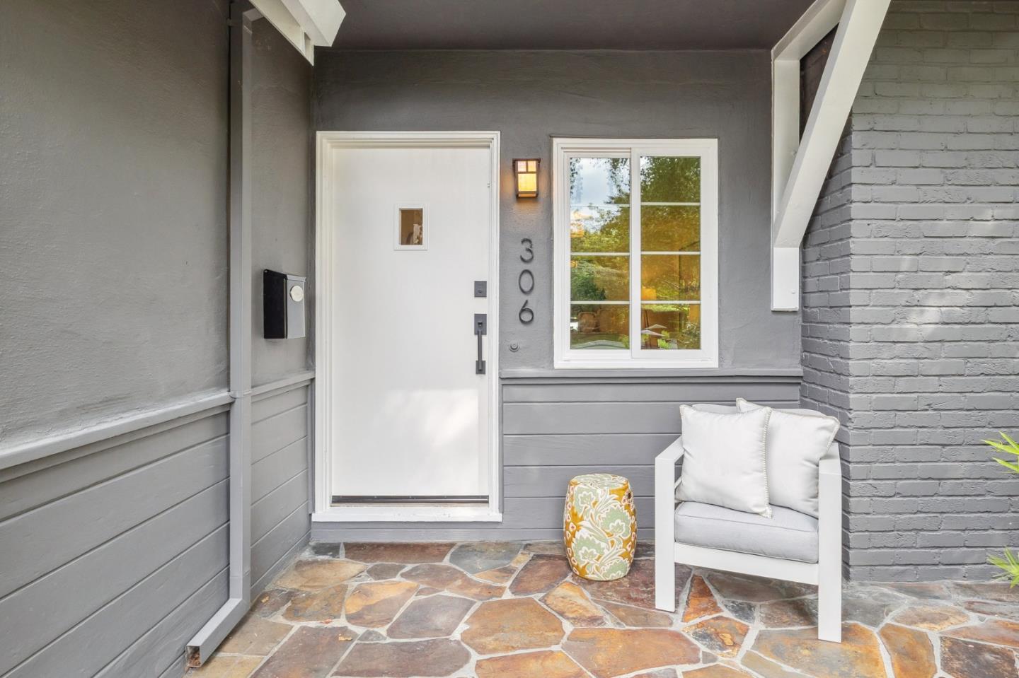 306 Iris WAY