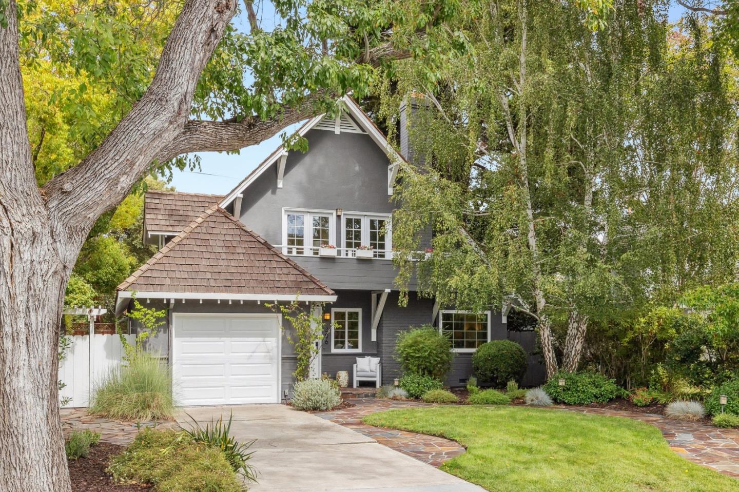 306 Iris WAY