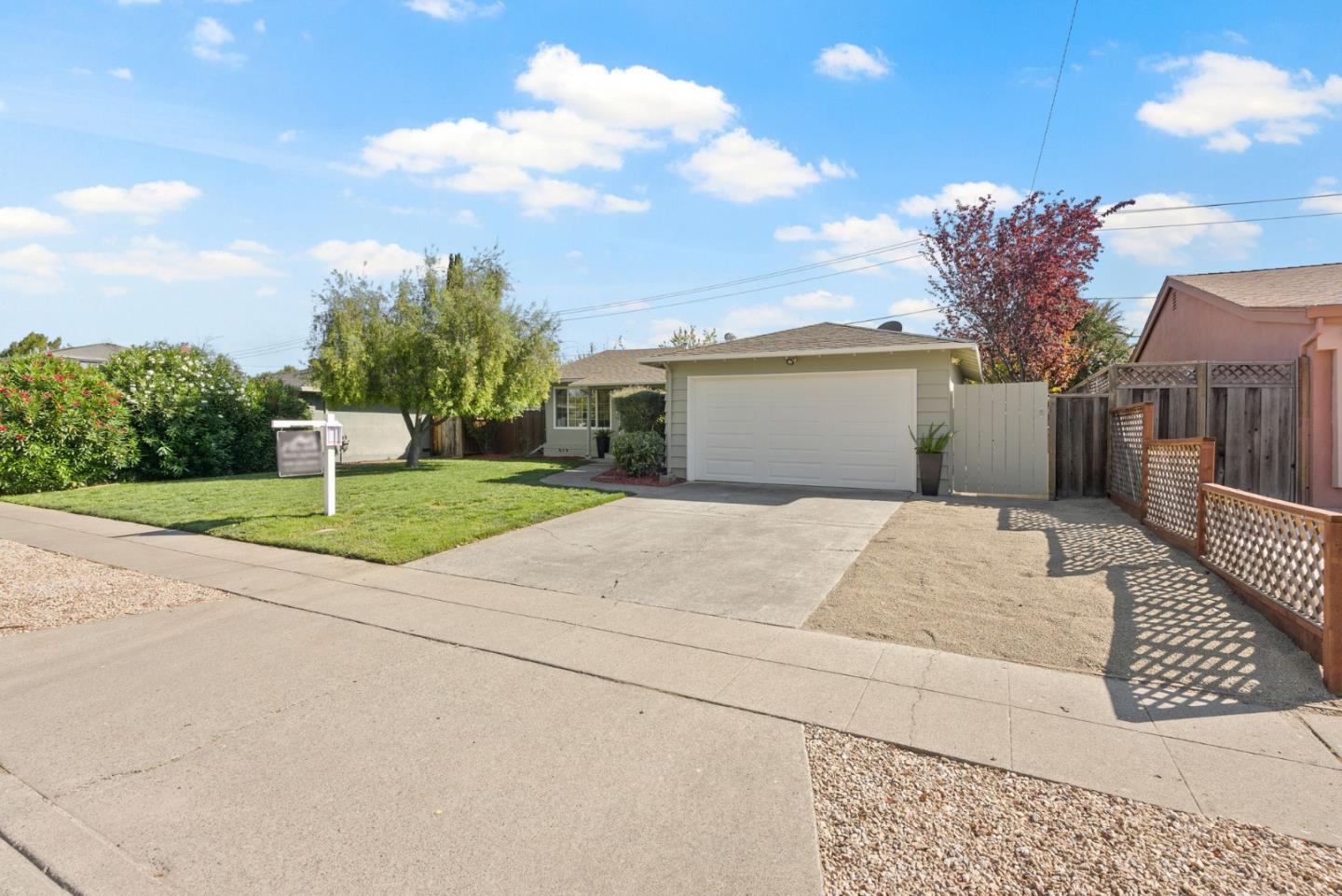 4552 Alex DR