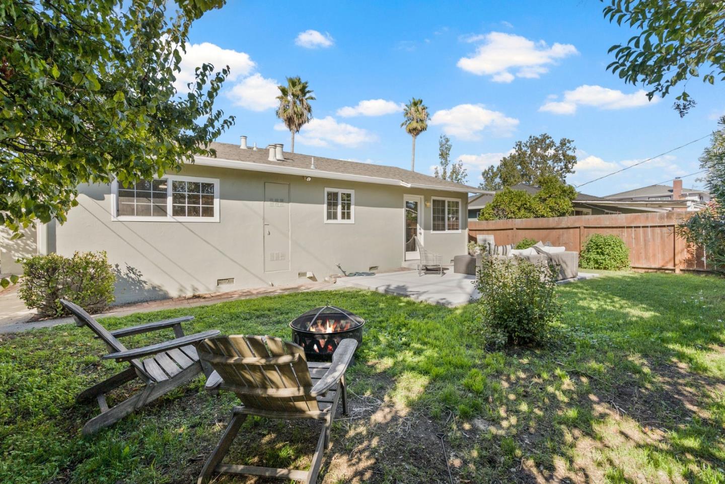 4552 Alex DR