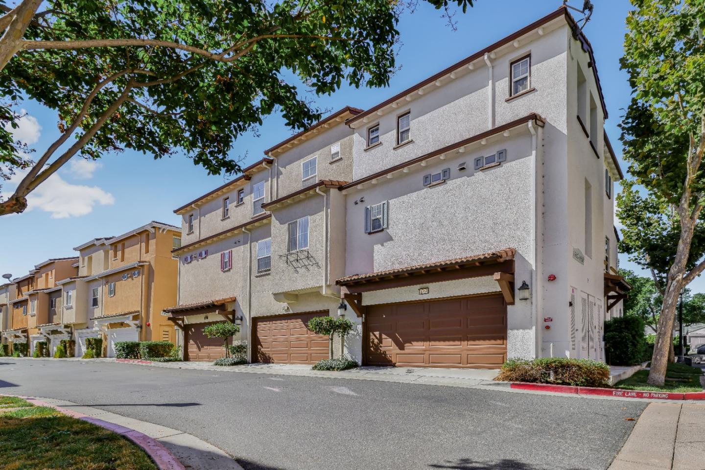 1960 Hillebrant Place