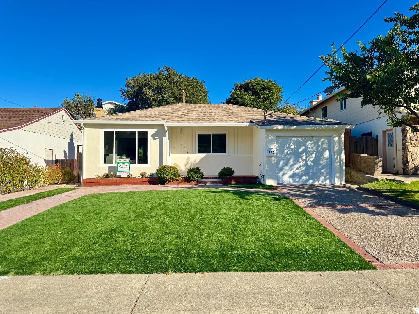 627 Bonita AVE