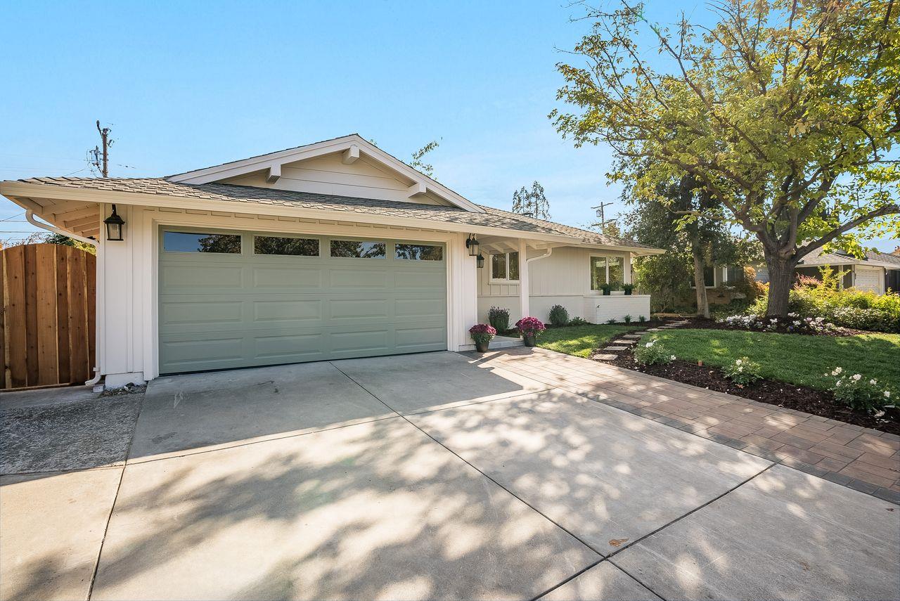 3372 Elaine DR