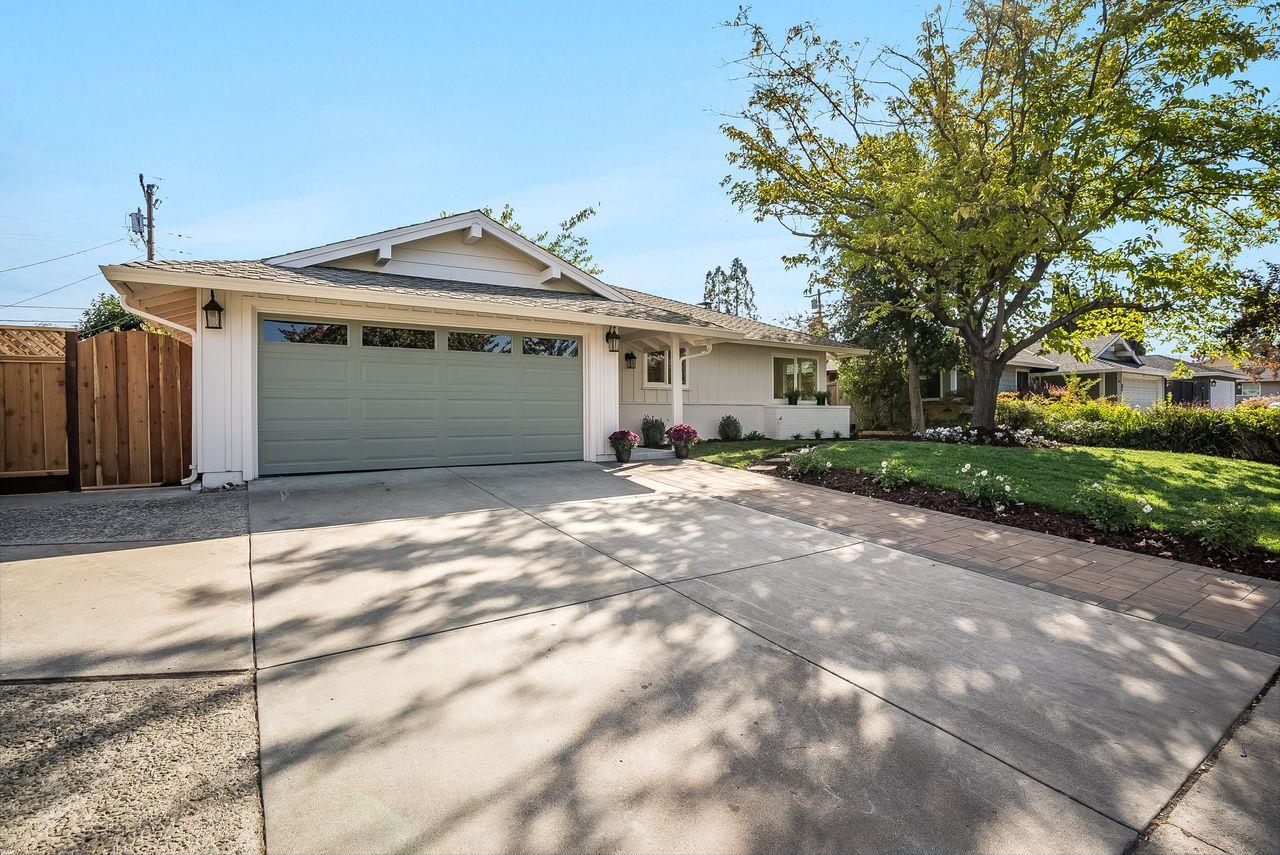 3372 Elaine DR