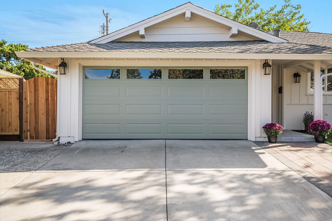 3372 Elaine DR