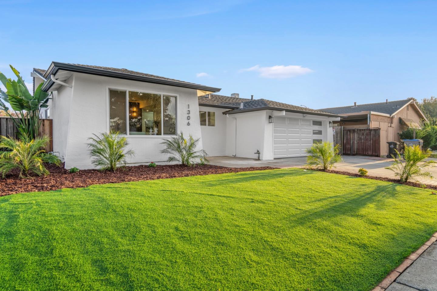 1306 Lodge CT