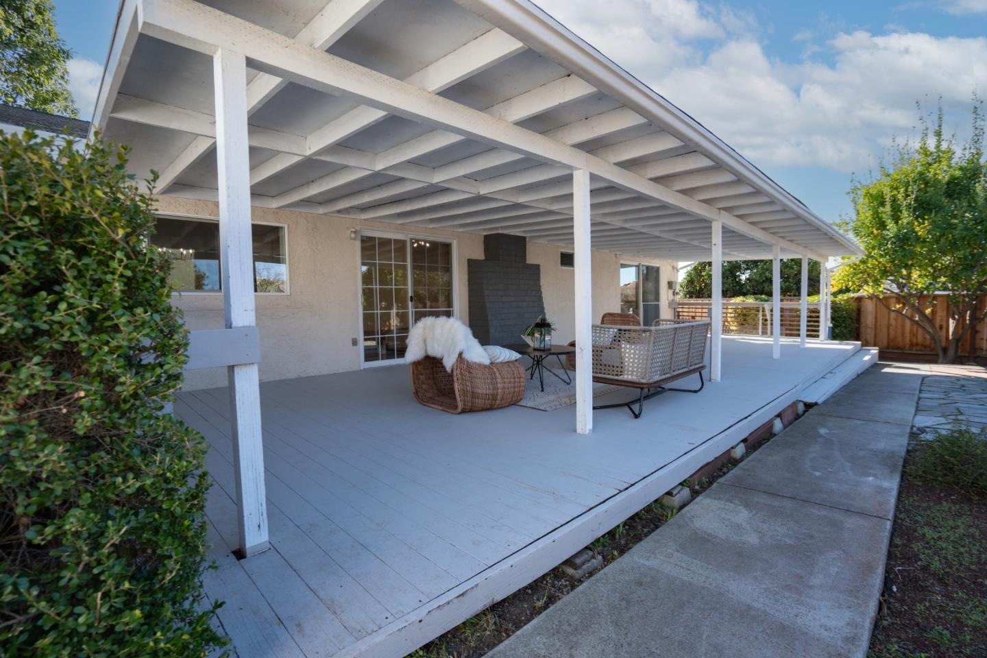 1435 Old Piedmont RD