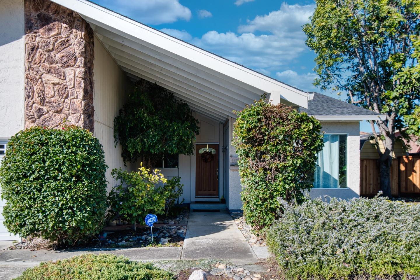 1435 Old Piedmont RD