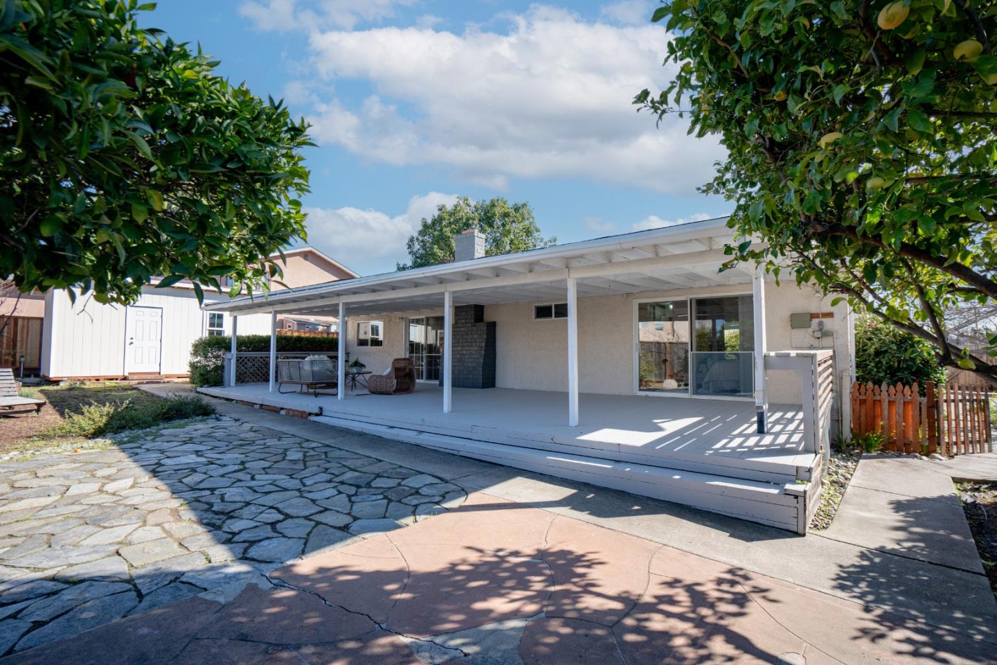 1435 Old Piedmont RD