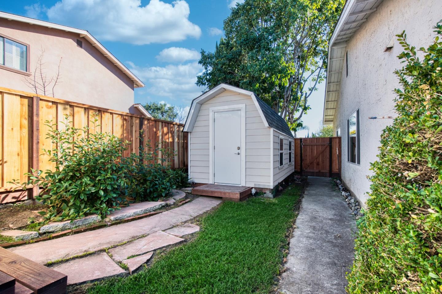 1435 Old Piedmont RD